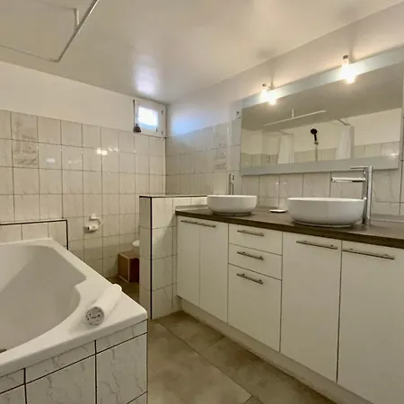 Appartement Maisonnette Sur Les Toits Vue & Port Au Grau-du-roi *